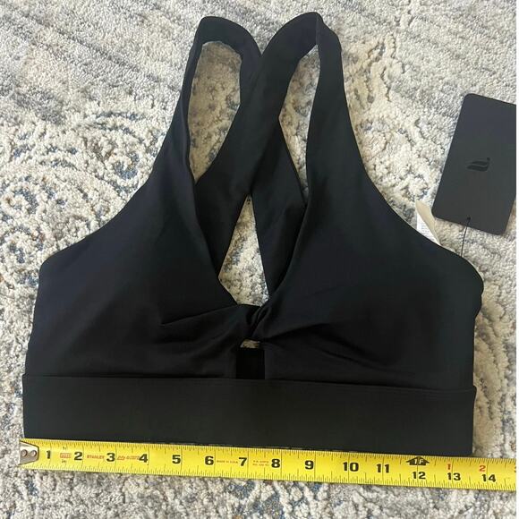 NWT Fabletics Oasis Twist Sport Bra Size Medium Black - Picture 7 of 8
